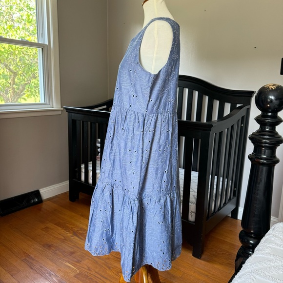 Christopher & Banks NWT Denim Chambray Eyelet Modest Midi Sleeveless Dress Med - Picture 5 of 13
